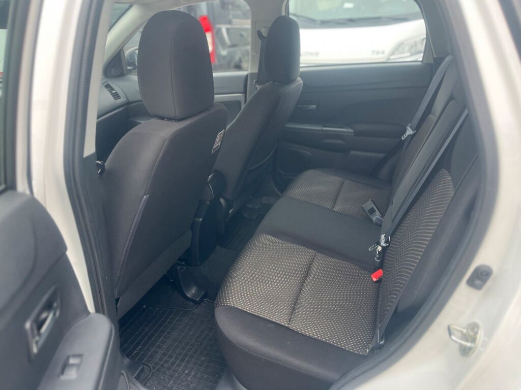 2023 12 Mitsubishi ASX (11)
